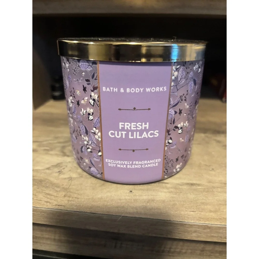 Bath & Body Works Fresh Cut Lilac 3 Wick Scented Soy Wax Blend Candle Floral